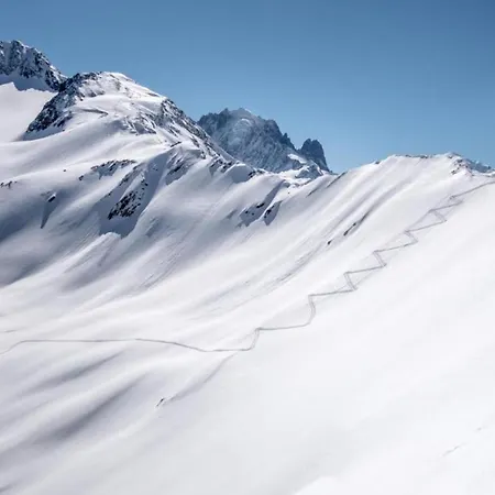 Beau De Pierre Huit Etoiles